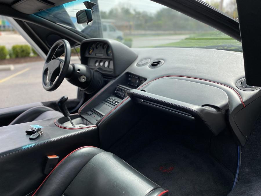 Торпедо Lamborghini Diablo 1991 года  (NA) (фото 41 из 89)